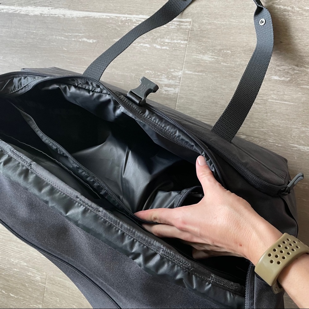 Lululemon Early Embark Duffle - Picture 11 of 16